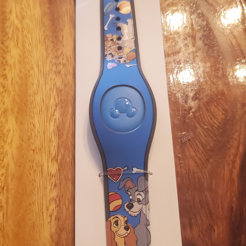 Hard to find, limited release Lady and the Tramp Disney MagicBand NWT